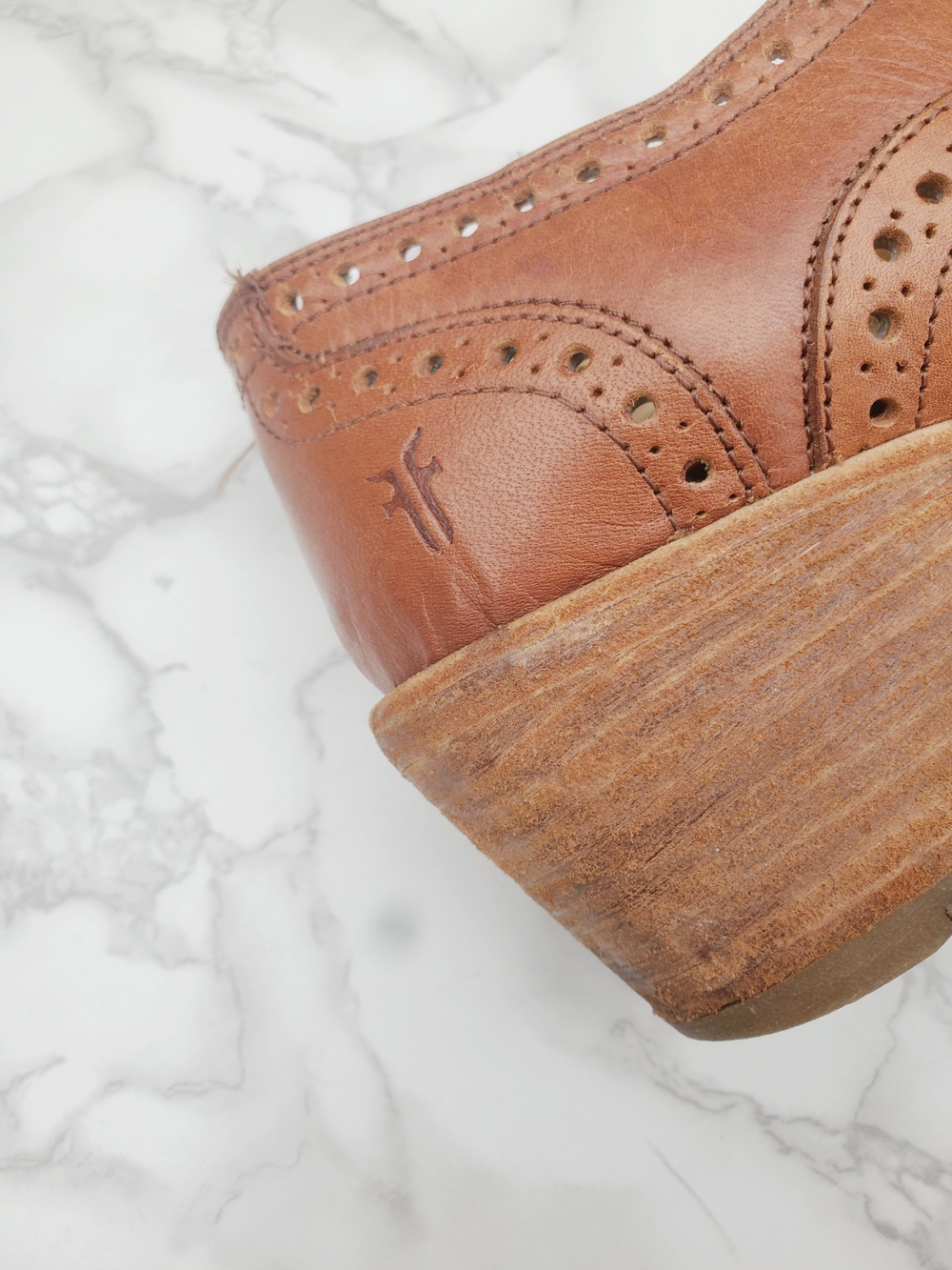 Frye Maggie Brown Leather Wingtip Heeled Oxfords - Size 7.5 - Picture 14 of 16